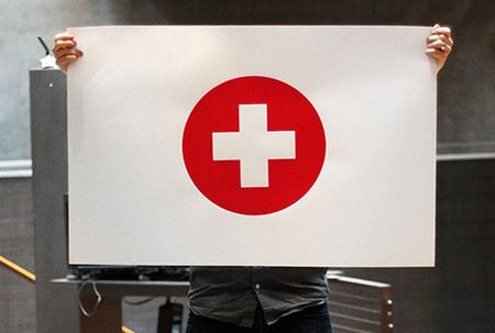 Социальный плакат красного креста в поддержку пострадавшей от стихийных бедствий Японии